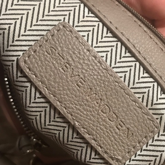 Steve Madden Convertible Crossbody Bag - Picture 5 of 8